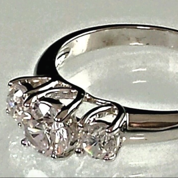 Silver anniversary Ring 3 stones Cubic Zirconia sizes 5 10 11 - Picture 5 of 10